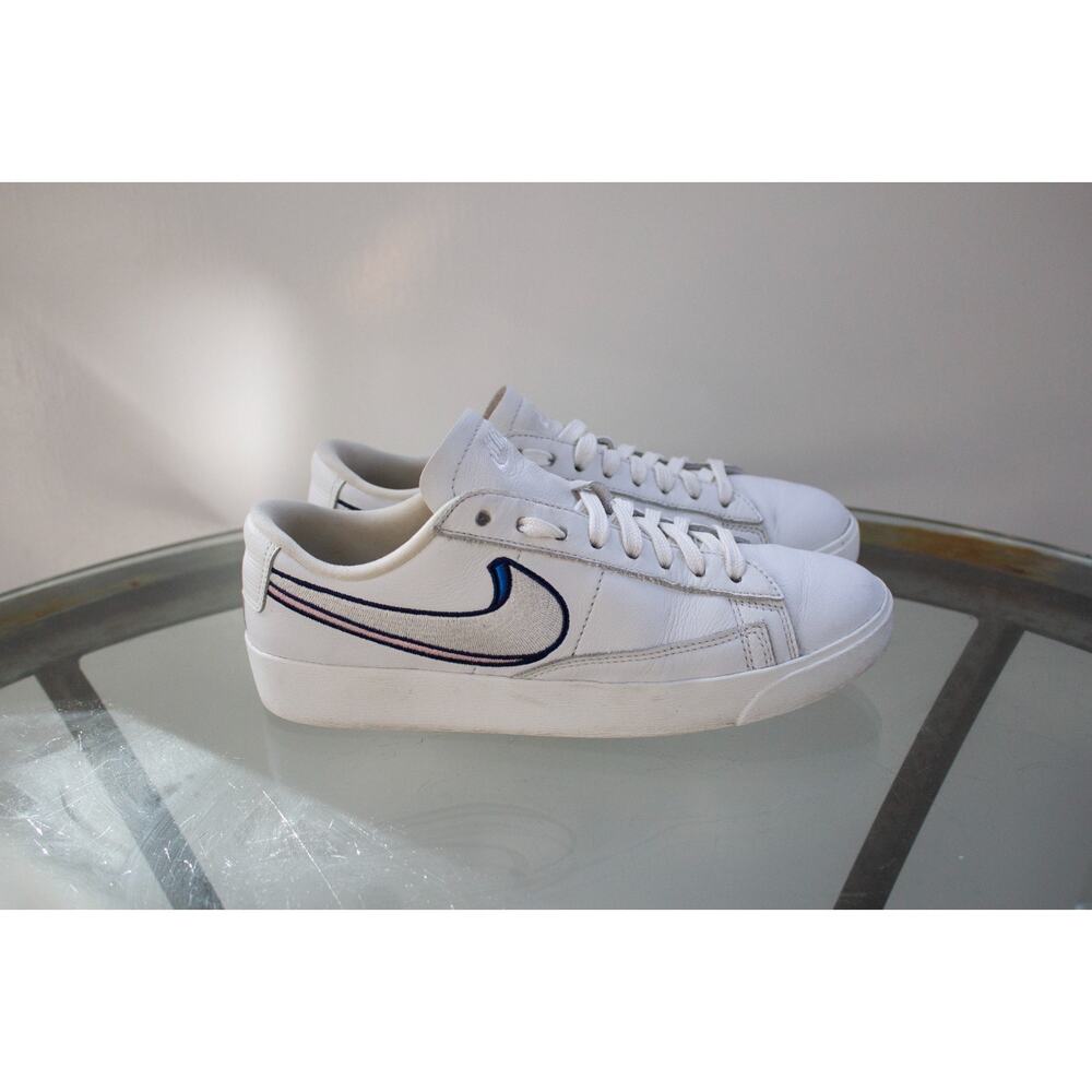 Women’s Nike Blazer Low LX 'White Signal Blue' AV9371-101 Size 6.5‎
